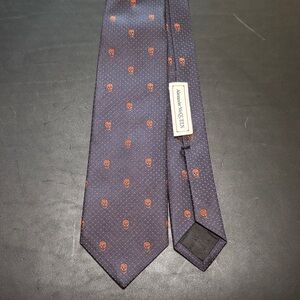 Alexander McQueen tie, 2.75”, red and deep purple, excellent condition!